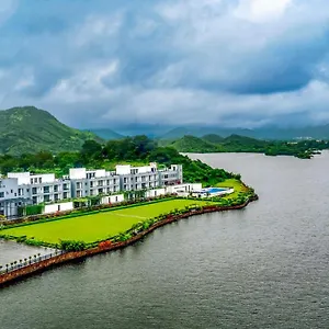 Zana Lakeview Resort - Most Scenic Lakeside Resort