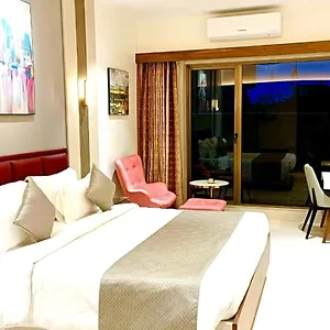 Pushpak Hotel & Convention