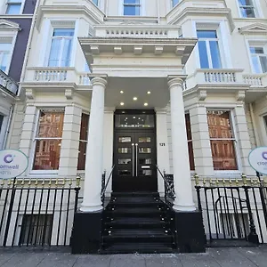 Cromwell Hotel