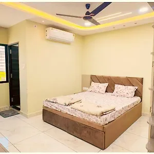 Ujjain Budget Hotel - R U D R A - S A G A R - Near Mahakal Temple - Railway Station - River - Free Parking And Wi- Fi - Power Backup - Hotel-At-Prime-Location Spacious-Room - Best Homestay In Ujjain