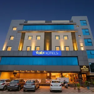 Fabhotel Pride Inn Financia - Near Dlf Cyber City Gachibowli