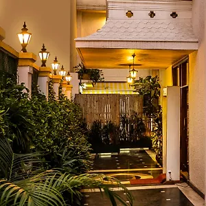 Home@F37 Kailash Colony Metro