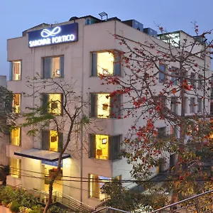 Sarovar Portico Naraina, Hotel