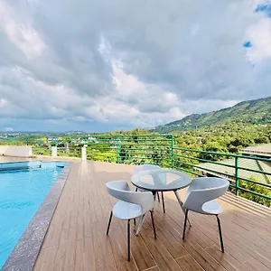 Sunrise Hill Resort