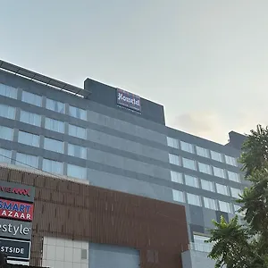 Hometel Lucknow - A Sarovar Hotel