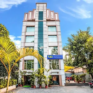 Rapid Lakme Executive Hotel