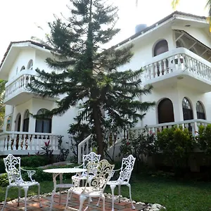 Colonia Santa Maria, A Club M Associate