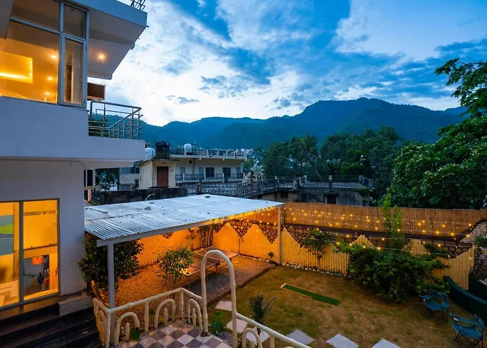 Zostel Rishikesh, Laxman Jhula