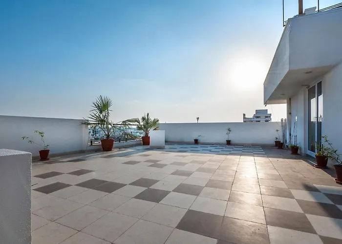 Palm Stay - Studios & Rooms