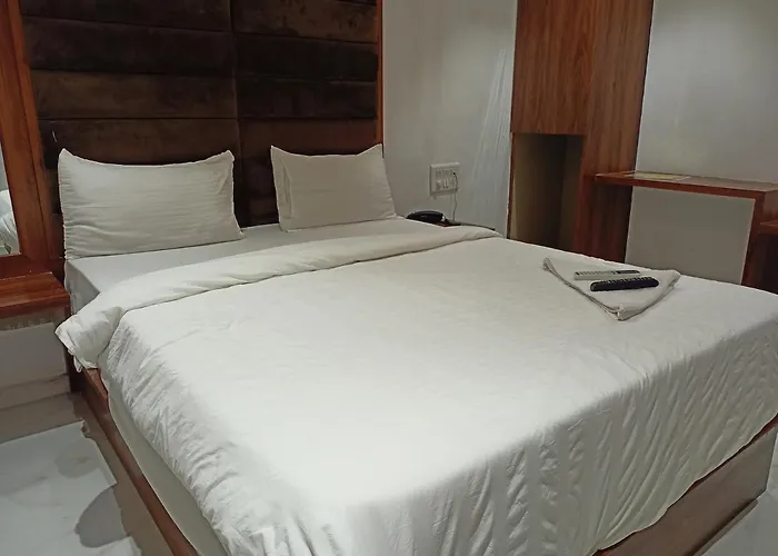 Hotel Palms Residency, Chembur Mumbai