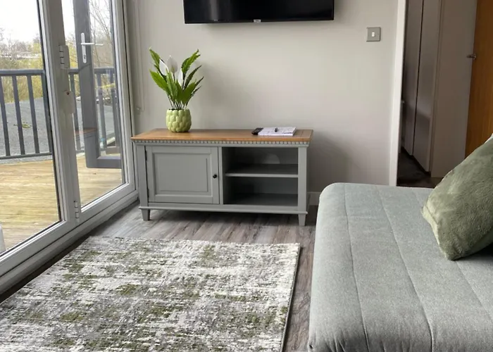 Snowdon Lodge - Glan Gwna Holiday Park Caernarfon - Luxury Family Lodge