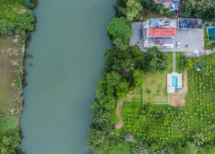 Nadhiyoram River Retreat