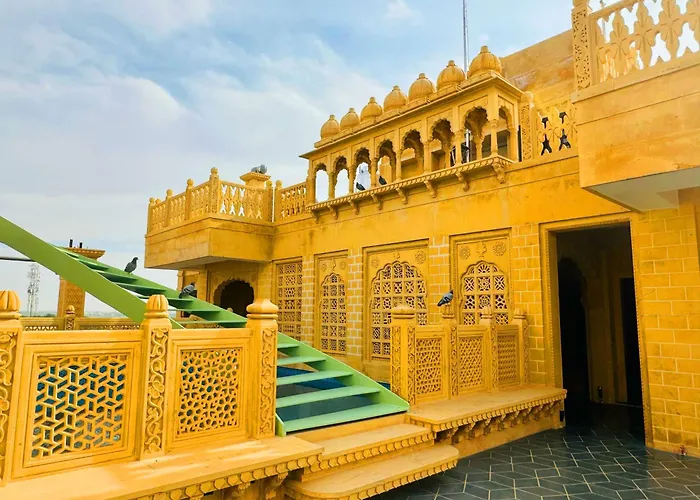 Guulab Haveli - Opp Fort