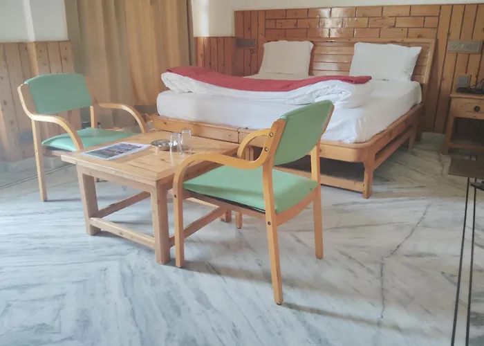 Hotel Cm Palace - Pure Vegetarian