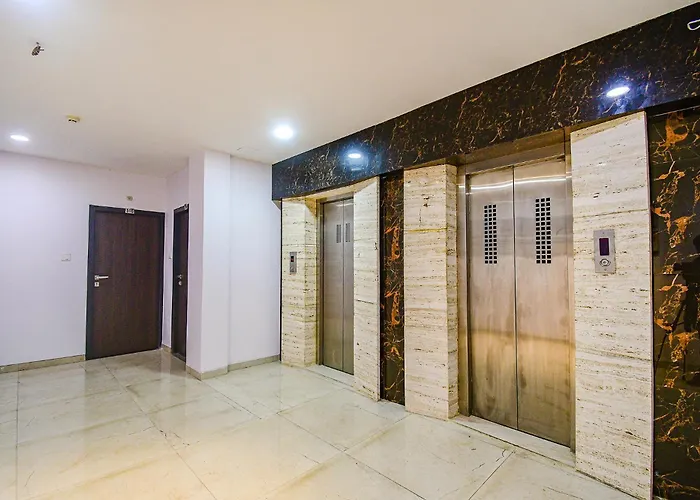 Fabhotel Rani Tower - Chinar Park