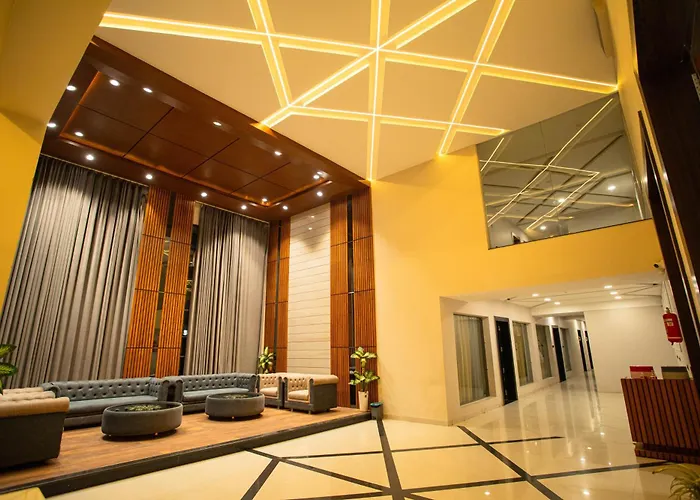 Hotel Miracle 2Km From Mahakal Temple