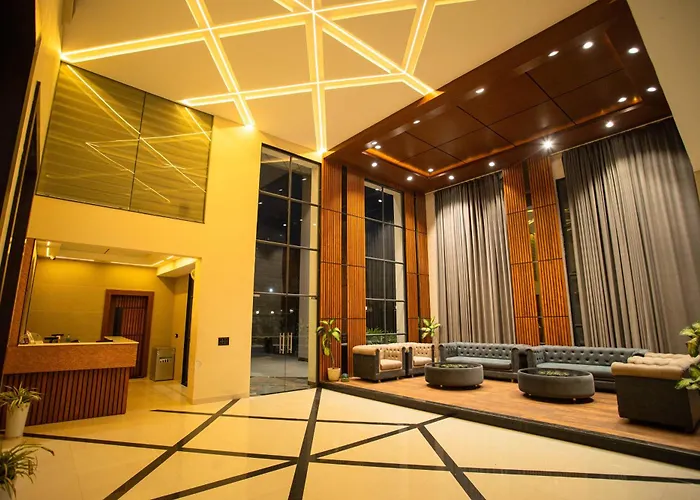 Hotel Miracle 2Km From Mahakal Temple