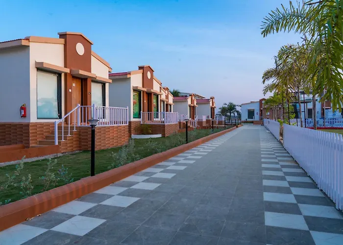 Flamingo Club And Resort Una 3 Km Away From Diu Check Post