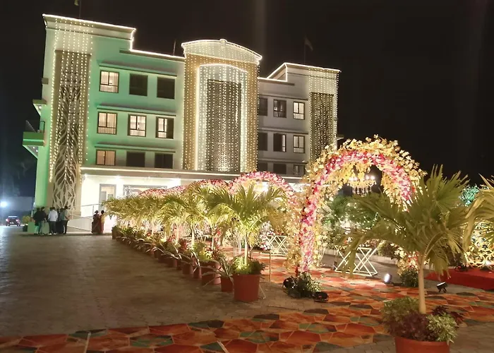 Pushpak Hotel & Convention
