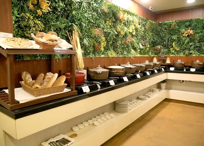 Sarovar Portico Naraina, Hotel