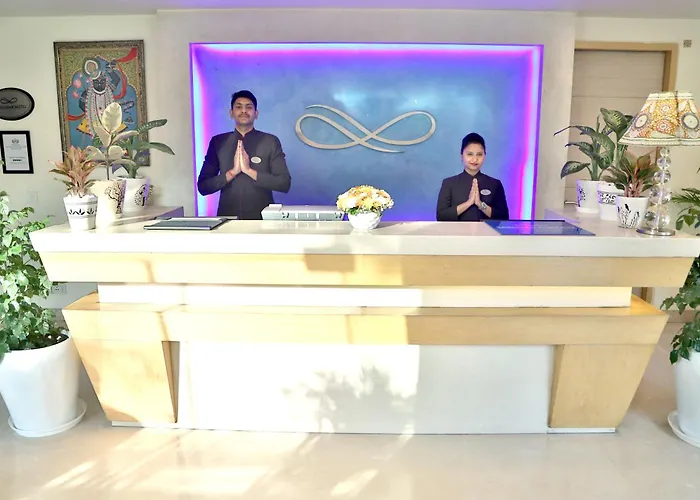 Sarovar Portico Naraina, Hotel