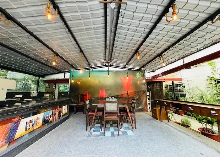 Royal Palms Luxury Service Apartment
