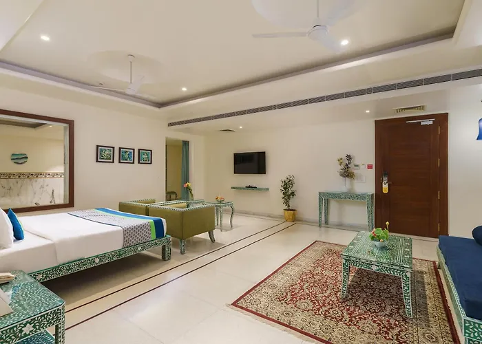 Brahma Niwas - Luxury Lake View Hotel With Infinity Pool, Udaipur