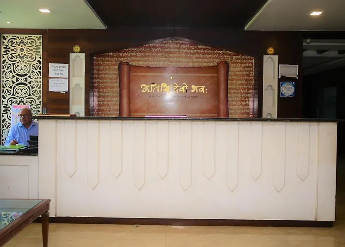 Hotel Ashray