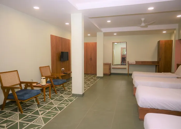 Hotel Ashray