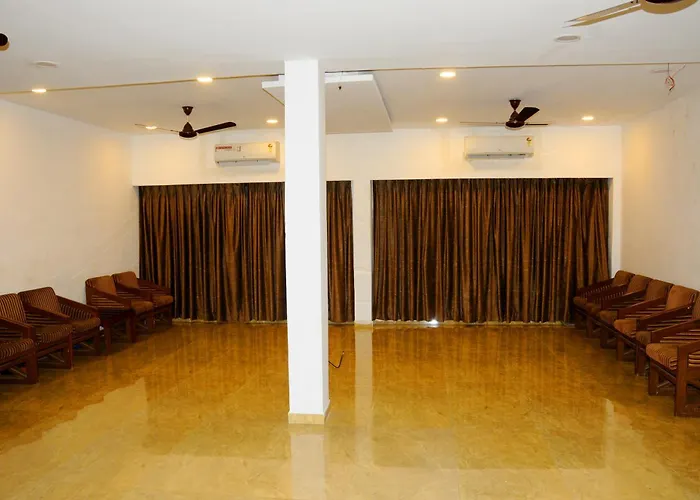 Hotel Ashray