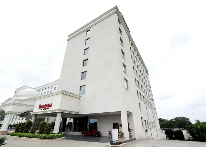Ramada By Wyndham Lucknow Hotel And Convention Center