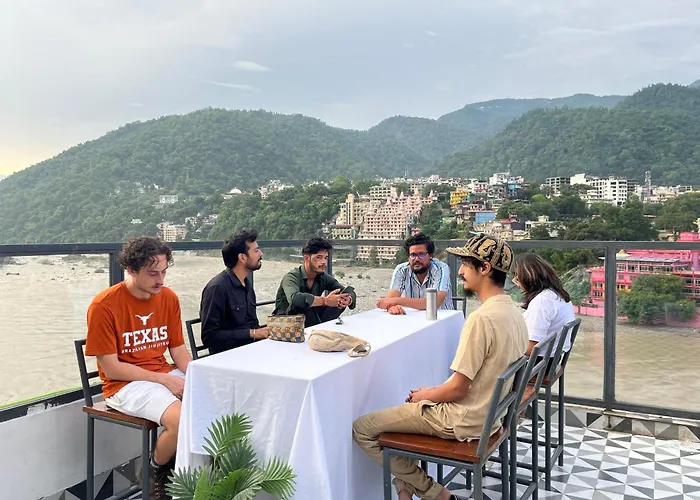 Joey'S By The Ganges