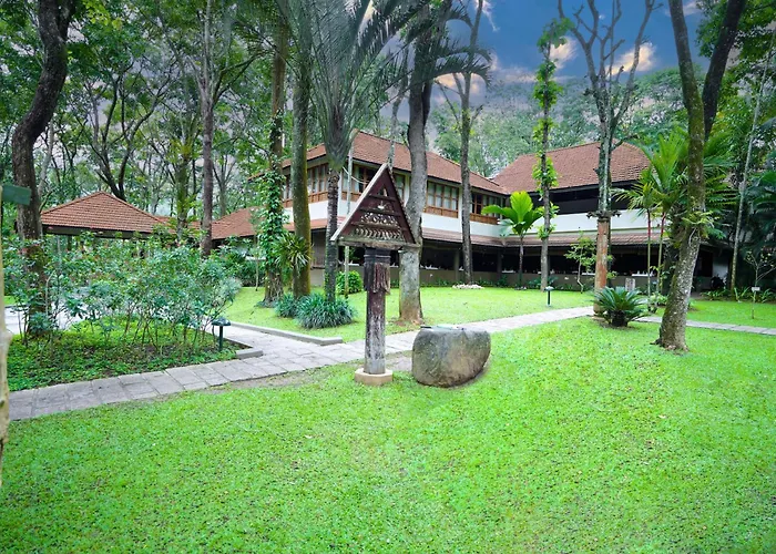 Greenwoods Thekkady - A Five Star Classified Resort