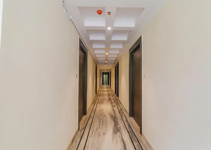 Fabhotel Raj Palace