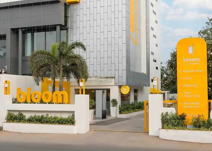 Bloom Hotel - Sg Highway