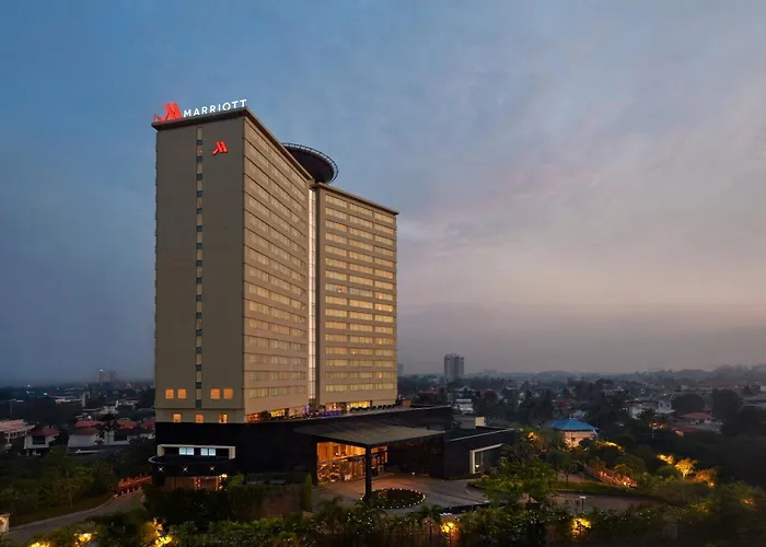 Kochi Marriott Hotel, Lulu International Shopping Mall