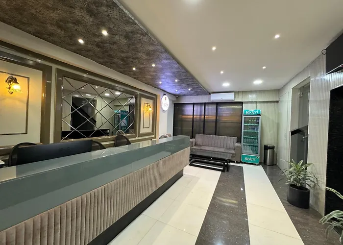 Col'S Hotel Uphaar Tirth