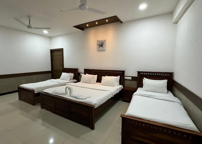 Col'S Hotel Uphaar Tirth
