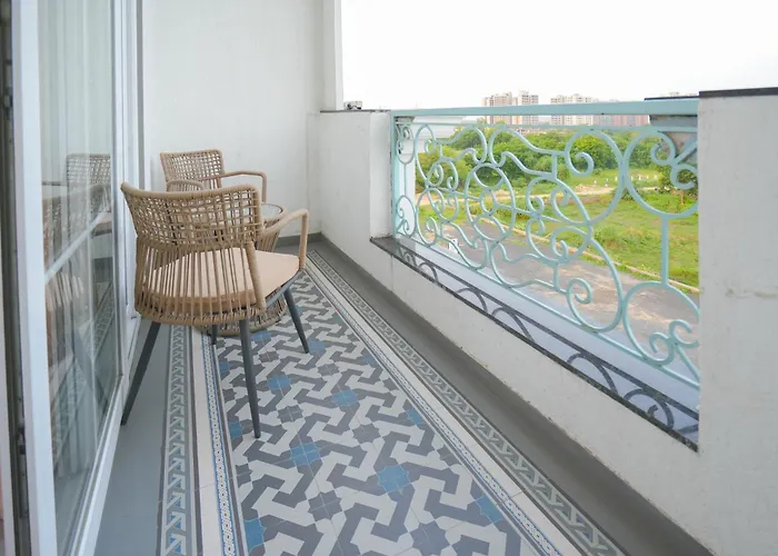 Hotel Hillock Ahmedabad