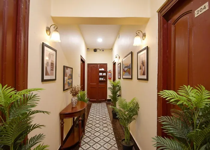 Fabhotel Golden Imperial
