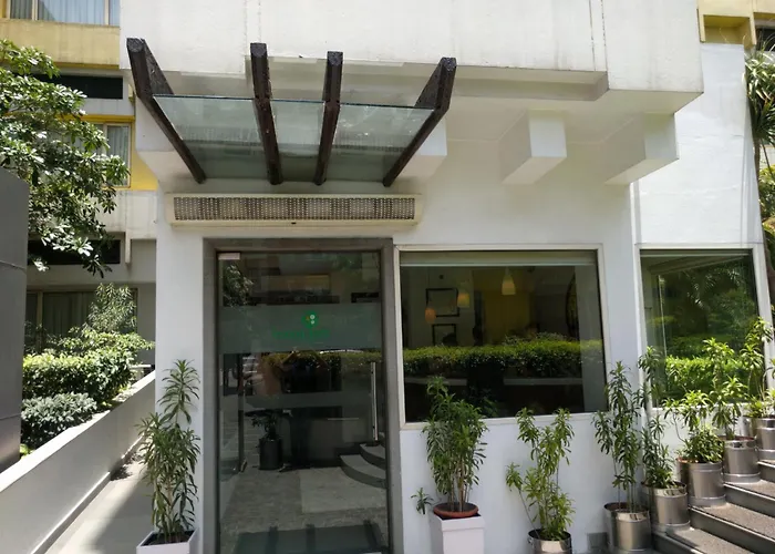 Lemon Tree Hotel, Udyog Vihar, Gurugram