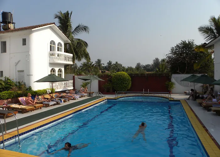 Colonia Santa Maria, A Club M Associate