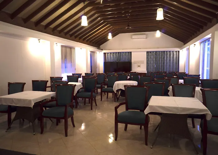 Colonia Santa Maria, A Club M Associate