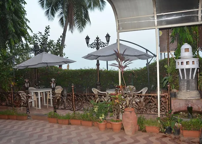 Sea Palace Hotel - Near Gateway Of India