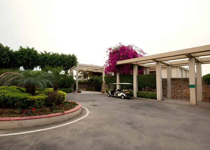 Lemon Tree Hotel, Tarudhan Valley, Manesar