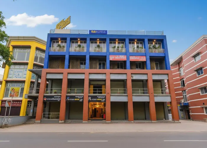 Fabhotel Symphony Grand - Inside Barcelona Complex