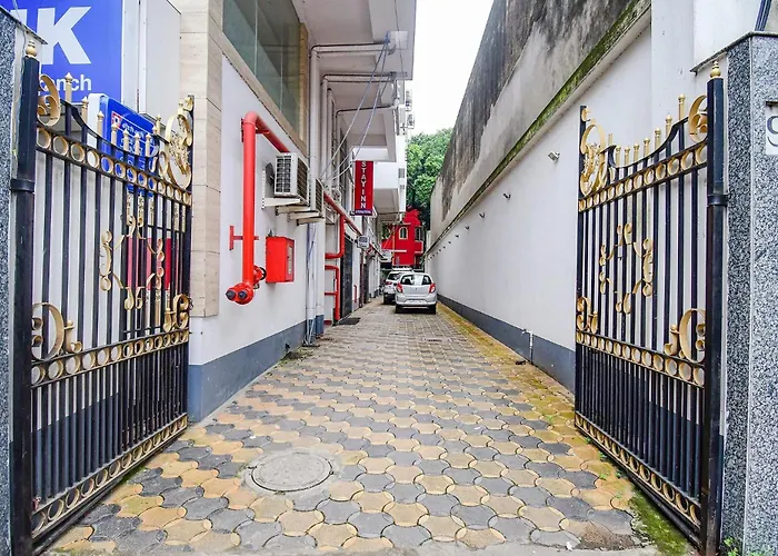 Fabhotel Stay Inn International - Nr Sealdah Station