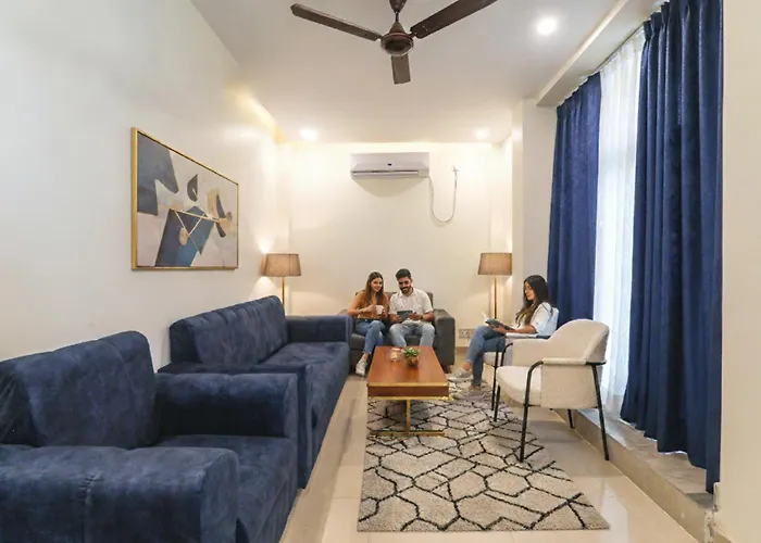 Fabhotel Raj Palace