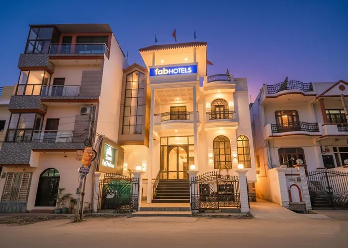 Fabhotel Raj Palace