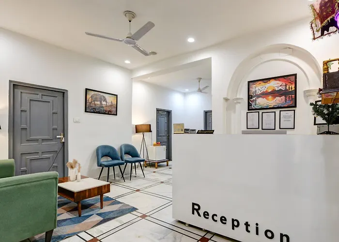Gallivanto Inn - Rohini